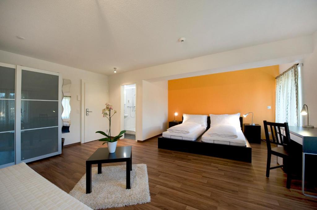 Hotel Restaurant Roessli Uetendorf Pokoj fotografie
